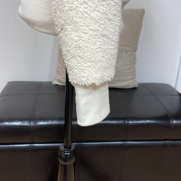 Bench cream fleece hoodie zip up. - Picture 4 of 16